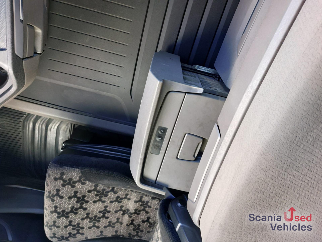 SCANIA R 410 A4x2NA Highline - Cabeza tractora: foto 2 SCANIA R 410 A4x2NA Highline - Cabeza tractora: foto 2