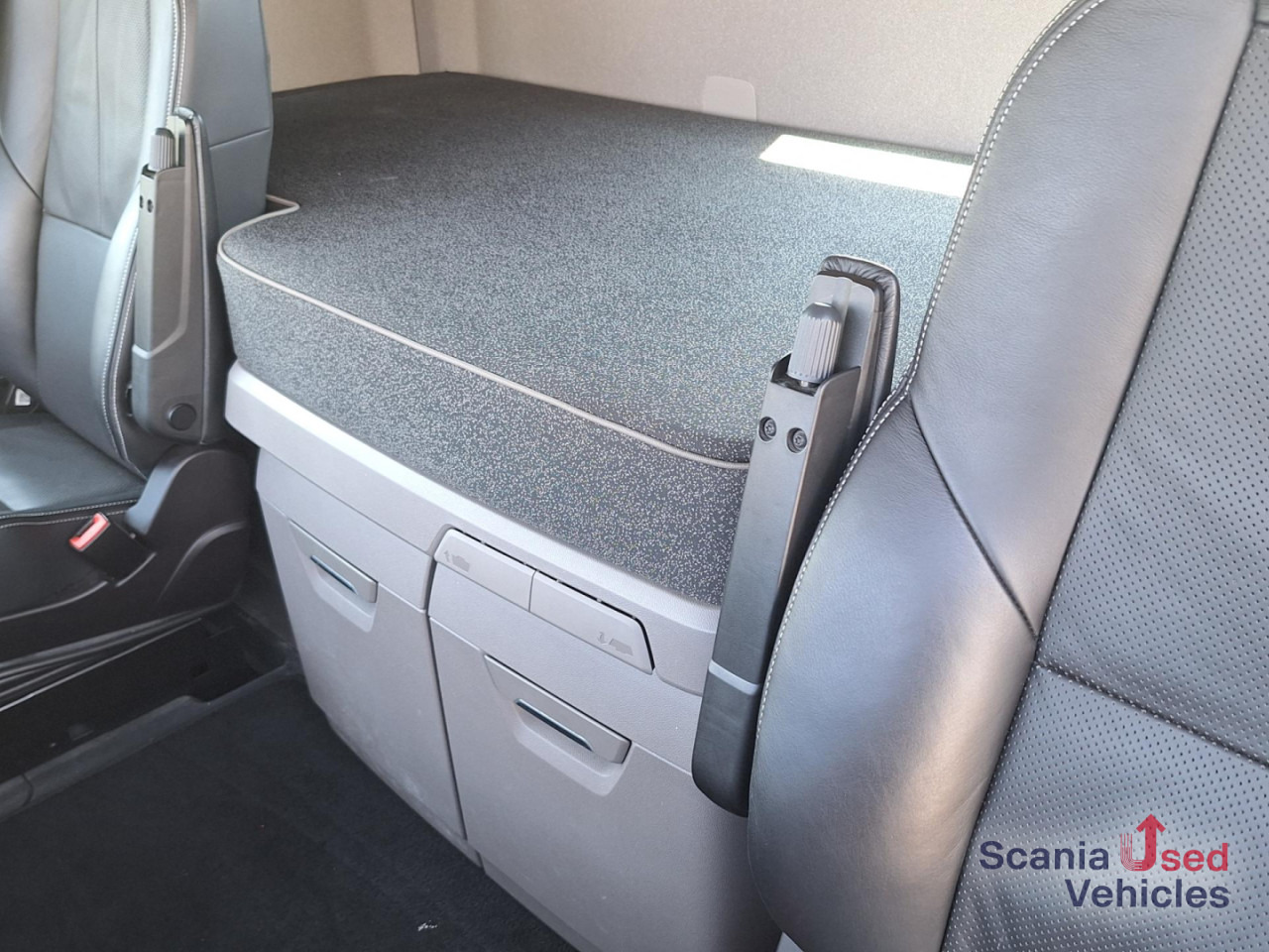 SCANIA S 560 A4x2LA Nur 6500 KM !!! - Cabeza tractora: foto 5 SCANIA S 560 A4x2LA Nur 6500 KM !!! - Cabeza tractora: foto 5