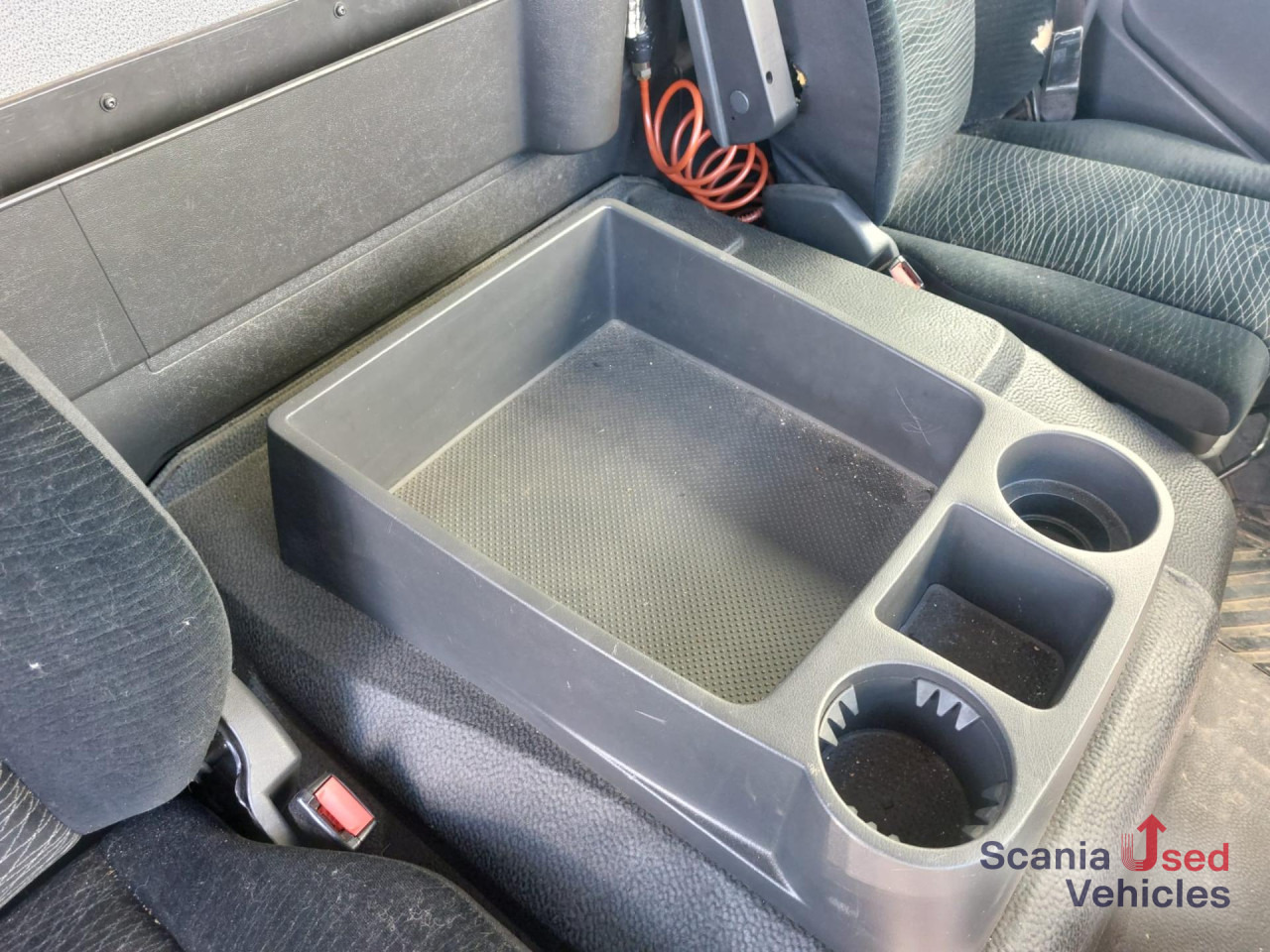 MERCEDES-BENZ Atego 1221 L Koffer Ladebordwand - Camión caja cerrada: foto 2 MERCEDES-BENZ Atego 1221 L Koffer Ladebordwand - Camión caja cerrada: foto 2