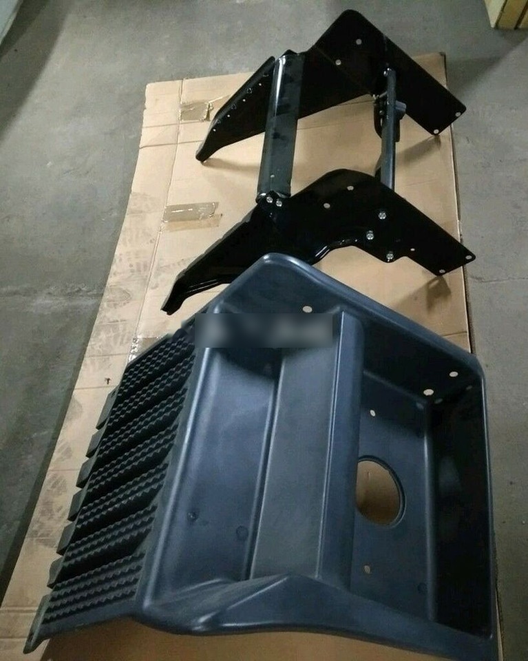 Scania COVER REPAIR KIT STEPS+SIDE BRACKETS+PLASTIC COVER Scania R, CR/CP - Acumulador para Camión: foto 1 Scania COVER REPAIR KIT STEPS+SIDE BRACKETS+PLASTIC COVER Scania R, CR/CP - Acumulador para Camión: foto 1