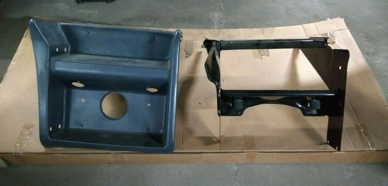 Scania COVER REPAIR KIT STEPS+SIDE BRACKETS+PLASTIC COVER Scania R, CR/CP - Acumulador para Camión: foto 4 Scania COVER REPAIR KIT STEPS+SIDE BRACKETS+PLASTIC COVER Scania R, CR/CP - Acumulador para Camión: foto 4