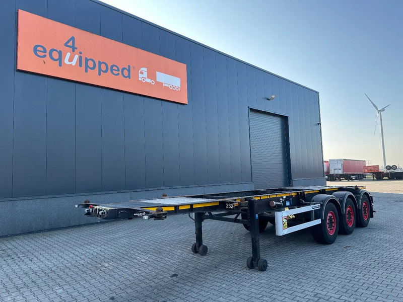 Burg 20FT + 20FT SWAP ADR (EX/II, EX/III, FL, AT) Chassis, empty weight: 3.690kg, SAF INTRADISC, 2x Liftaxle, NL-chassis, APK/ADR: 08 - Portacontenedore/ Intercambiable semirremolque: foto 1 Burg 20FT + 20FT SWAP ADR (EX/II, EX/III, FL, AT) Chassis, empty weight: 3.690kg, SAF INTRADISC, 2x Liftaxle, NL-chassis, APK/ADR: 08 - Portacontenedore/ Intercambiable semirremolque: foto 1