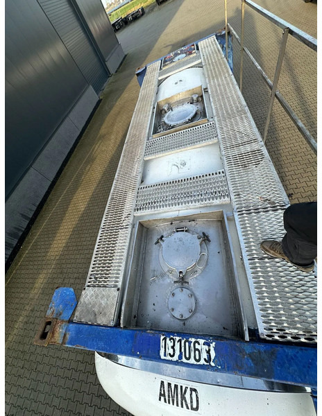 Tanque de almacenamiento UBH Universal Bulk Handling 20 FT SWAP BODY 31.345L UN Portable T7 valid 5Y test: 04/2028: foto 10 Tanque de almacenamiento UBH Universal Bulk Handling 20 FT SWAP BODY 31.345L UN Portable T7 valid 5Y test: 04/2028: foto 10