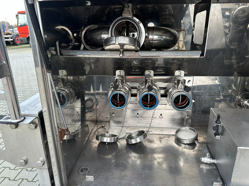 Leasing financiero de Van Hool FOOD / 39.000L / 3-COMP / INOX / NL-trailer / APK: 07/2026 leasing Van Hool FOOD / 39.000L / 3-COMP / INOX / NL-trailer / APK: 07/2026: foto 8 Leasing financiero de Van Hool FOOD / 39.000L / 3-COMP / INOX / NL-trailer / APK: 07/2026 leasing Van Hool FOOD / 39.000L / 3-COMP / INOX / NL-trailer / APK: 07/2026: foto 8