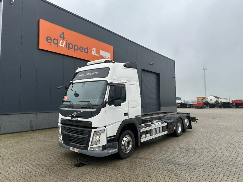 Volvo FM 380 Globetrotter 6x2, ADR (FL, AT, OX), LIFT/STEER, 636.183km - Chasis camión: foto 1 Volvo FM 380 Globetrotter 6x2, ADR (FL, AT, OX), LIFT/STEER, 636.183km - Chasis camión: foto 1