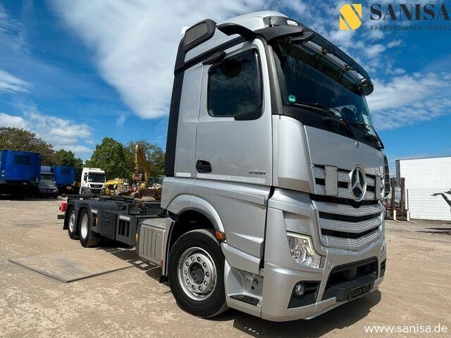 Mercedes-Benz Actros 2551/BDF/6x2/Retarder/Angel Mirror - Chasis camión: foto 1 Mercedes-Benz Actros 2551/BDF/6x2/Retarder/Angel Mirror - Chasis camión: foto 1
