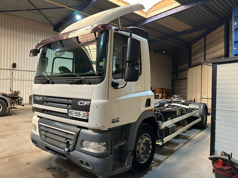 DAF CF 85.410 19T - 4x2 HOOKLIFT DALBY 16T - 5350mm - MANUAL ZF - TUV 09/2025 - EURO 5 - A/C - Multibasculante camión: foto 3 DAF CF 85.410 19T - 4x2 HOOKLIFT DALBY 16T - 5350mm - MANUAL ZF - TUV 09/2025 - EURO 5 - A/C - Multibasculante camión: foto 3
