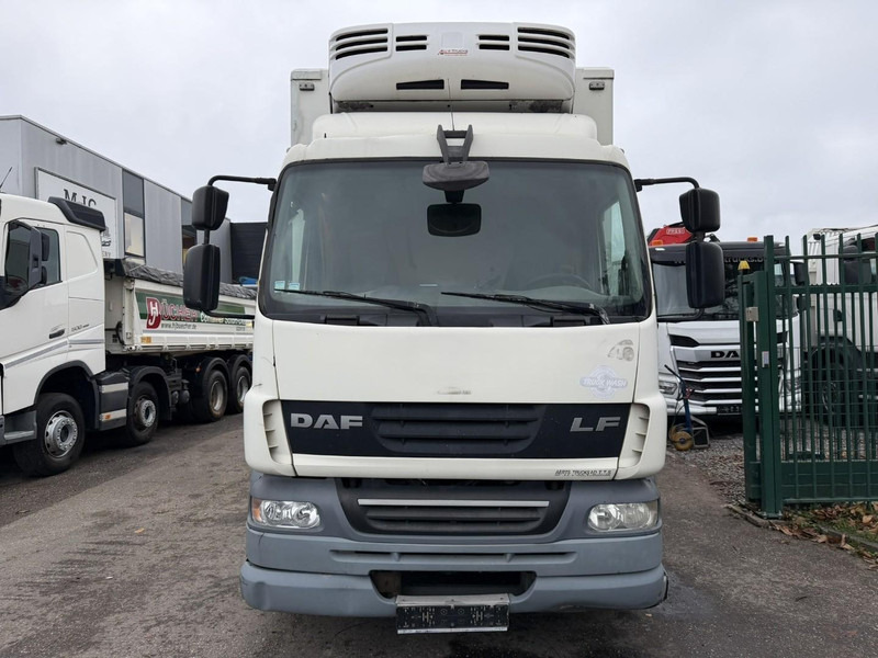 DAF LF 55.300 - 19T FRIGO THERMOKING TS-300e - TAILLIFT - BOX 6m45 x 2m49 x 2m49 - EURO 5 - A/C - BE TRUCK - Frigorífico camión: foto 2 DAF LF 55.300 - 19T FRIGO THERMOKING TS-300e - TAILLIFT - BOX 6m45 x 2m49 x 2m49 - EURO 5 - A/C - BE TRUCK - Frigorífico camión: foto 2