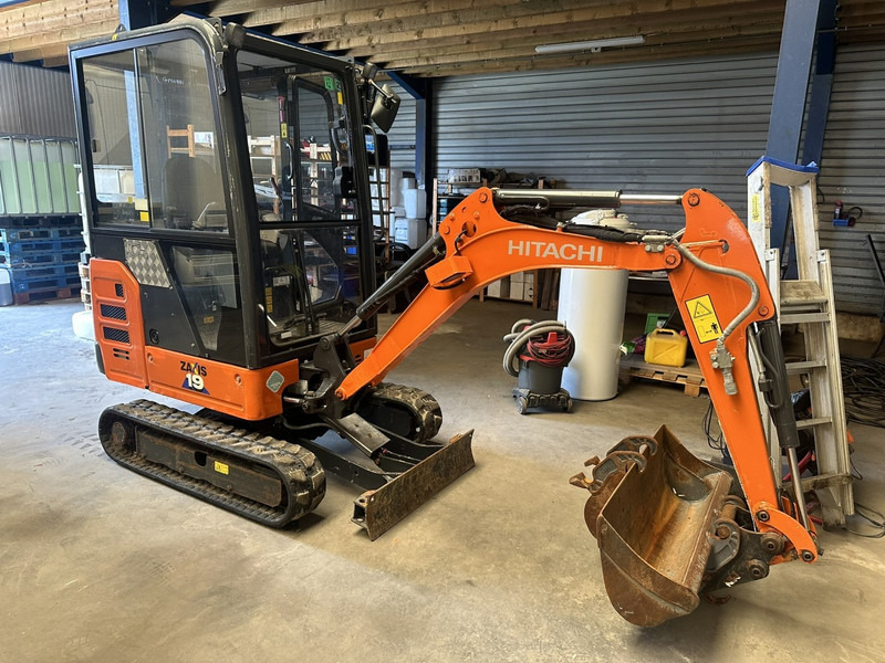 Hitachi ZAXIS ZX19-6 CR 1.9T - 1349H - CABINE - ADJUSTABLE TRACKS - EXTRA HYDR - QUICK HITCH - BE MACHINE - Miniexcavadora: foto 1 Hitachi ZAXIS ZX19-6 CR 1.9T - 1349H - CABINE - ADJUSTABLE TRACKS - EXTRA HYDR - QUICK HITCH - BE MACHINE - Miniexcavadora: foto 1
