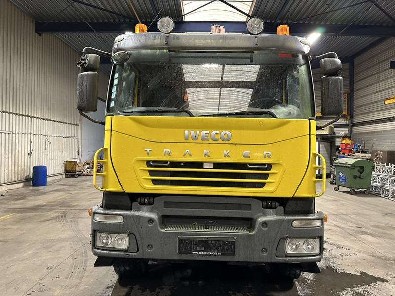 Iveco TRAKKER 350 6x4 HOOKLIFT + CRANE FASSI F120.22 (5/6 F) - *342.000km* - STEEL SPRING / BIG AXLES - AS TRONIC AUTOMATIC GEARBOX - Multibasculante camión, Camión grúa: foto 2 Iveco TRAKKER 350 6x4 HOOKLIFT + CRANE FASSI F120.22 (5/6 F) - *342.000km* - STEEL SPRING / BIG AXLES - AS TRONIC AUTOMATIC GEARBOX - Multibasculante camión, Camión grúa: foto 2
