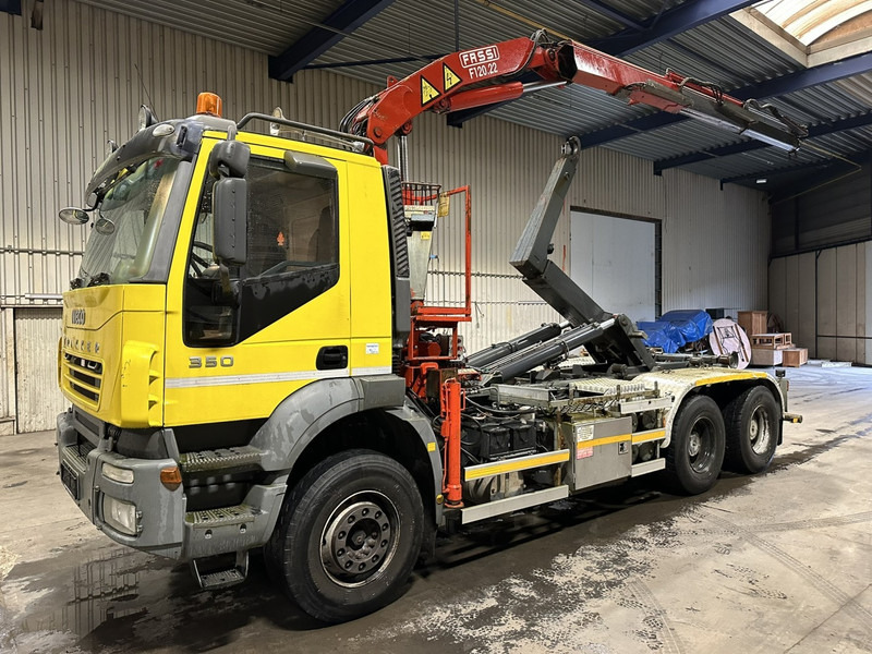 Iveco TRAKKER 350 6x4 HOOKLIFT + CRANE FASSI F120.22 (5/6 F) - *342.000km* - STEEL SPRING / BIG AXLES - AS TRONIC AUTOMATIC GEARBOX - Multibasculante camión, Camión grúa: foto 3 Iveco TRAKKER 350 6x4 HOOKLIFT + CRANE FASSI F120.22 (5/6 F) - *342.000km* - STEEL SPRING / BIG AXLES - AS TRONIC AUTOMATIC GEARBOX - Multibasculante camión, Camión grúa: foto 3