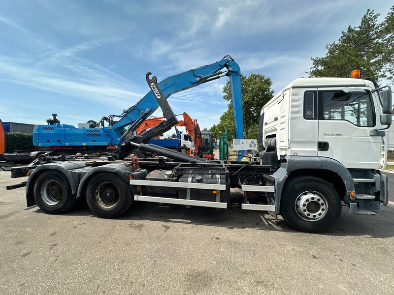 MAN TGA 33.360 6x4 HOOKLIFT - MANUAL ZF - BIG AXLES HUB REDUCTION / STEEL SPRING - BE TRUCK - Multibasculante camión: foto 4 MAN TGA 33.360 6x4 HOOKLIFT - MANUAL ZF - BIG AXLES HUB REDUCTION / STEEL SPRING - BE TRUCK - Multibasculante camión: foto 4