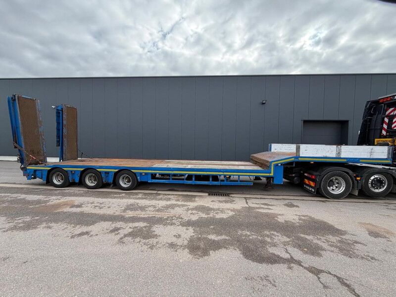 Nooteboom MCO-48-03 3-AXLES SEMI-LOWLOADER - 9,30M CARGO SPACE - 3X HYDRAULIC STEERING AXLES - RAMPS - Góndola rebajadas semirremolque: foto 2 Nooteboom MCO-48-03 3-AXLES SEMI-LOWLOADER - 9,30M CARGO SPACE - 3X HYDRAULIC STEERING AXLES - RAMPS - Góndola rebajadas semirremolque: foto 2