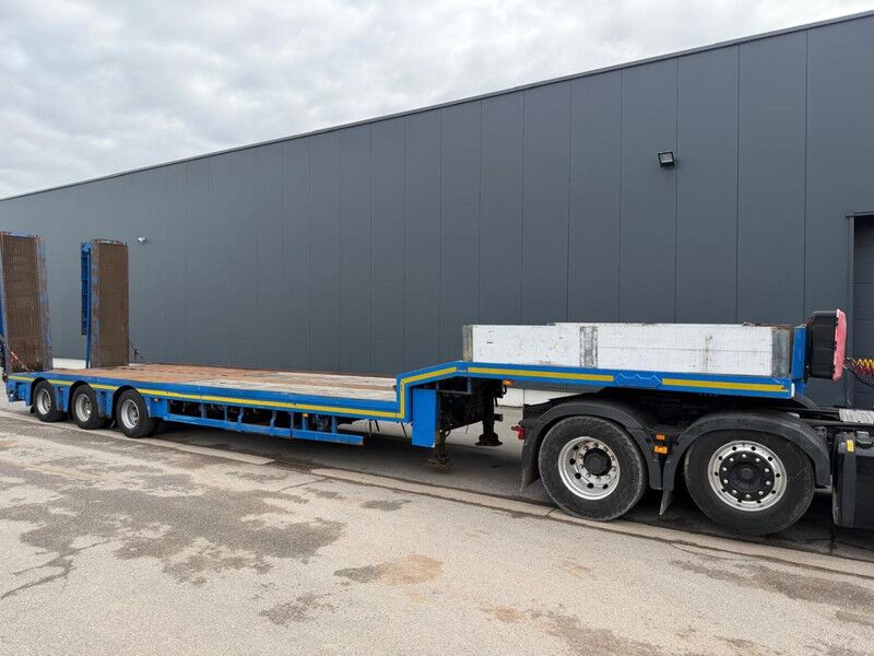 Nooteboom MCO-48-03 3-AXLES SEMI-LOWLOADER - 9,30M CARGO SPACE - 3X HYDRAULIC STEERING AXLES - RAMPS - Góndola rebajadas semirremolque: foto 4 Nooteboom MCO-48-03 3-AXLES SEMI-LOWLOADER - 9,30M CARGO SPACE - 3X HYDRAULIC STEERING AXLES - RAMPS - Góndola rebajadas semirremolque: foto 4