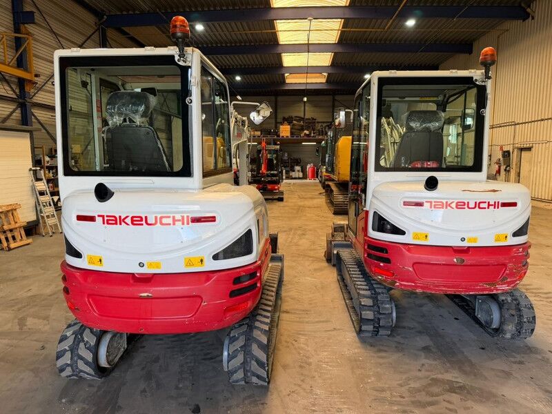 Takeuchi TB235-2 *1134H ORIGINAL* - 3 BUCKETS / LÖFFEL - FULL HYDR LINES - HYDR QUICKHITCH - CE - BELGIAN MACHINE - Miniexcavadora: foto 5 Takeuchi TB235-2 *1134H ORIGINAL* - 3 BUCKETS / LÖFFEL - FULL HYDR LINES - HYDR QUICKHITCH - CE - BELGIAN MACHINE - Miniexcavadora: foto 5