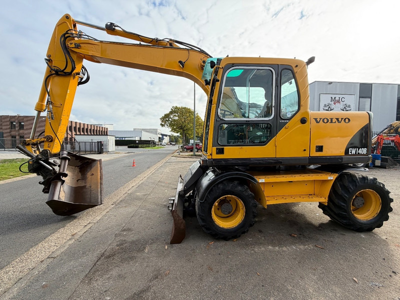 Volvo EW 140 B *FULL HYDR* - BLADE - 10.485h - TILT BUCKET - CE - NL MACHINE - GOOD CONDITION - Excavadora de ruedas: foto 5 Volvo EW 140 B *FULL HYDR* - BLADE - 10.485h - TILT BUCKET - CE - NL MACHINE - GOOD CONDITION - Excavadora de ruedas: foto 5