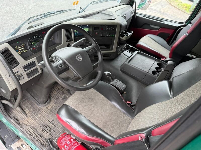 Volvo FM 330 6x2 CLOSED BOX 9m10 - LIFT + STEERING AXLE - 281.000km - EURO 6 - BE TRUCK - Camión caja cerrada: foto 3 Volvo FM 330 6x2 CLOSED BOX 9m10 - LIFT + STEERING AXLE - 281.000km - EURO 6 - BE TRUCK - Camión caja cerrada: foto 3