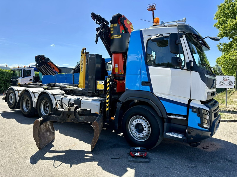 Volvo FMX 460 8x4 TRIDEM HOOKLIFT + CRANE PK 23002 SH + GRABBER / ROTATOR - EURO 6 - LIFT + STEERING AXLE - *374.000km* - EXT BUMPER - Multibasculante camión, Camión grúa: foto 2 Volvo FMX 460 8x4 TRIDEM HOOKLIFT + CRANE PK 23002 SH + GRABBER / ROTATOR - EURO 6 - LIFT + STEERING AXLE - *374.000km* - EXT BUMPER - Multibasculante camión, Camión grúa: foto 2