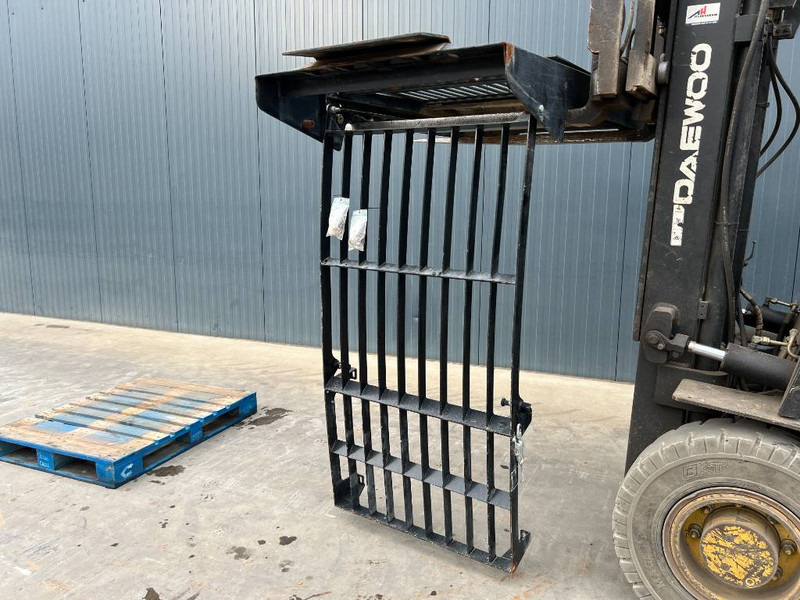 Cat 313E / 320F / 323E / 325F / 329E / 330F / 336E / 3 - Cabina e interior para Maquinaria de construcción: foto 1 Cat 313E / 320F / 323E / 325F / 329E / 330F / 336E / 3 - Cabina e interior para Maquinaria de construcción: foto 1