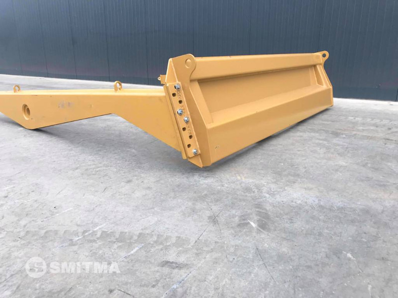 Cat 725 - Trampilla elevadora para Maquinaria de construcción: foto 2 Cat 725 - Trampilla elevadora para Maquinaria de construcción: foto 2