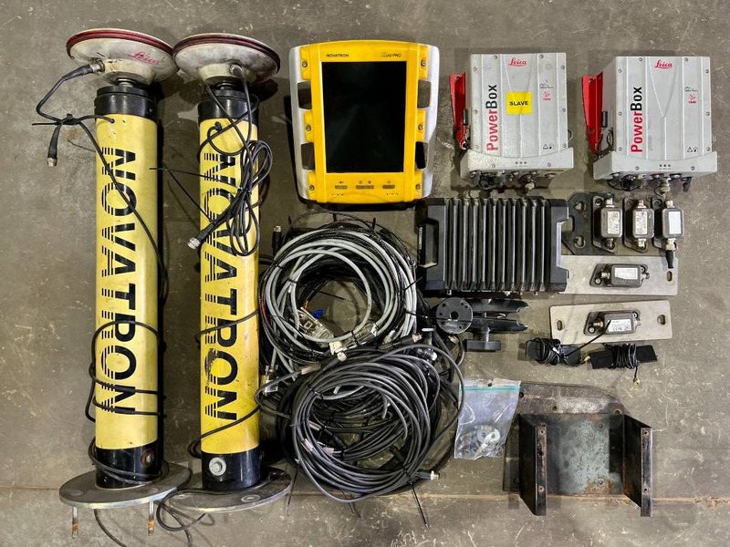 Leica Novatron MNS1250 GG GPS - Implemento para Maquinaria de construcción: foto 4 Leica Novatron MNS1250 GG GPS - Implemento para Maquinaria de construcción: foto 4