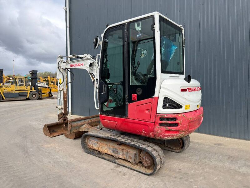 Takeuchi TB230 - Miniexcavadora: foto 3 Takeuchi TB230 - Miniexcavadora: foto 3