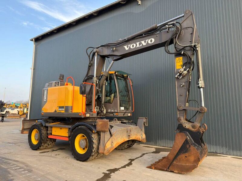 Volvo EWR150E - Stabilizers - Excavadora de ruedas: foto 4 Volvo EWR150E - Stabilizers - Excavadora de ruedas: foto 4