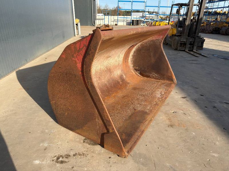 Volvo ISO L45 / L50 / Caterpillar 918 - Cazo para Maquinaria de construcción: foto 3 Volvo ISO L45 / L50 / Caterpillar 918 - Cazo para Maquinaria de construcción: foto 3