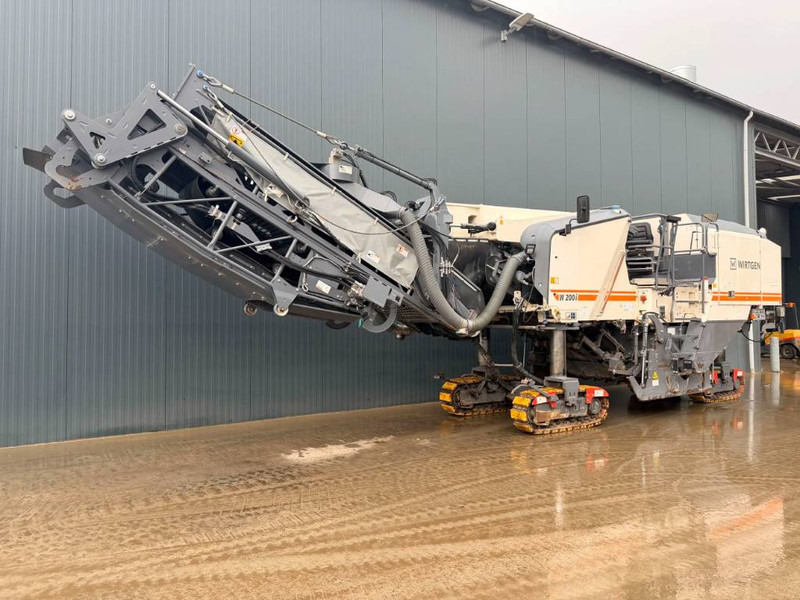 Wirtgen W200i - Construcción de carreteras: foto 1 Wirtgen W200i - Construcción de carreteras: foto 1