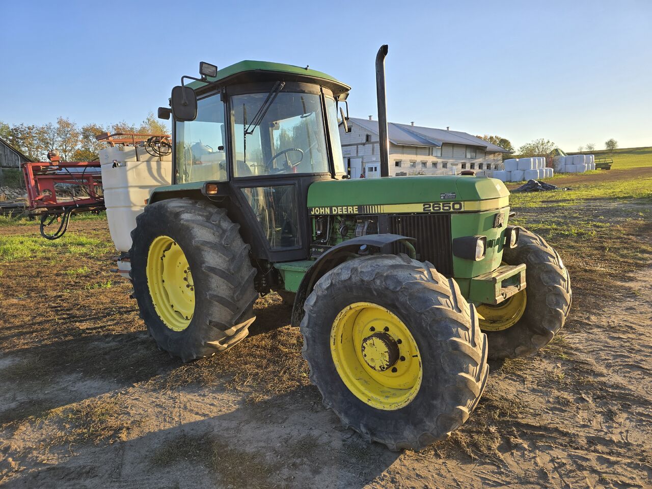 JOHN DEERE 2650 - Tractor: foto 1 JOHN DEERE 2650 - Tractor: foto 1