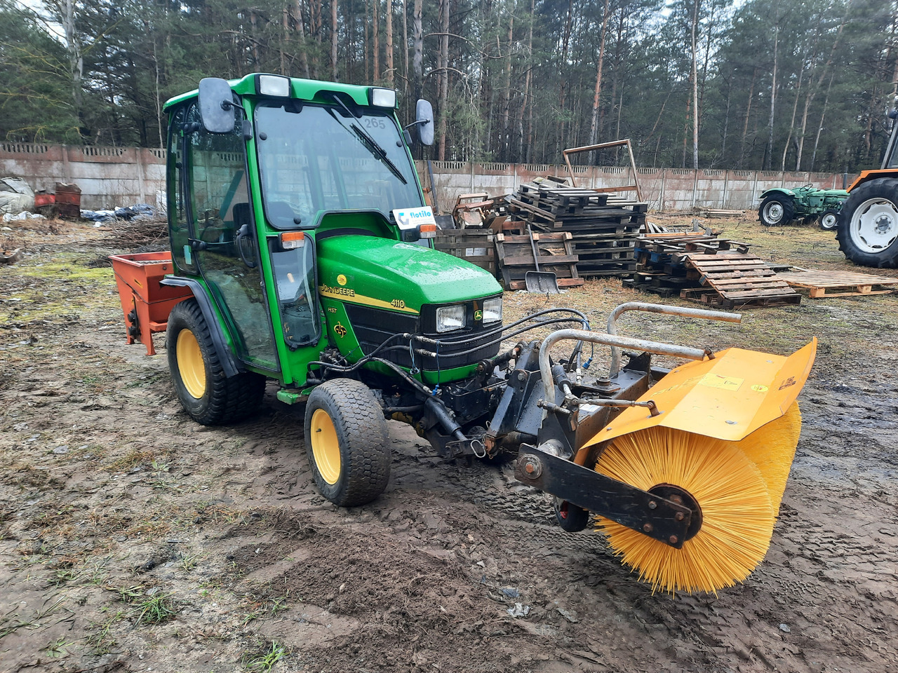 JOHN DEERE 4110 - Tractor: foto 2 JOHN DEERE 4110 - Tractor: foto 2