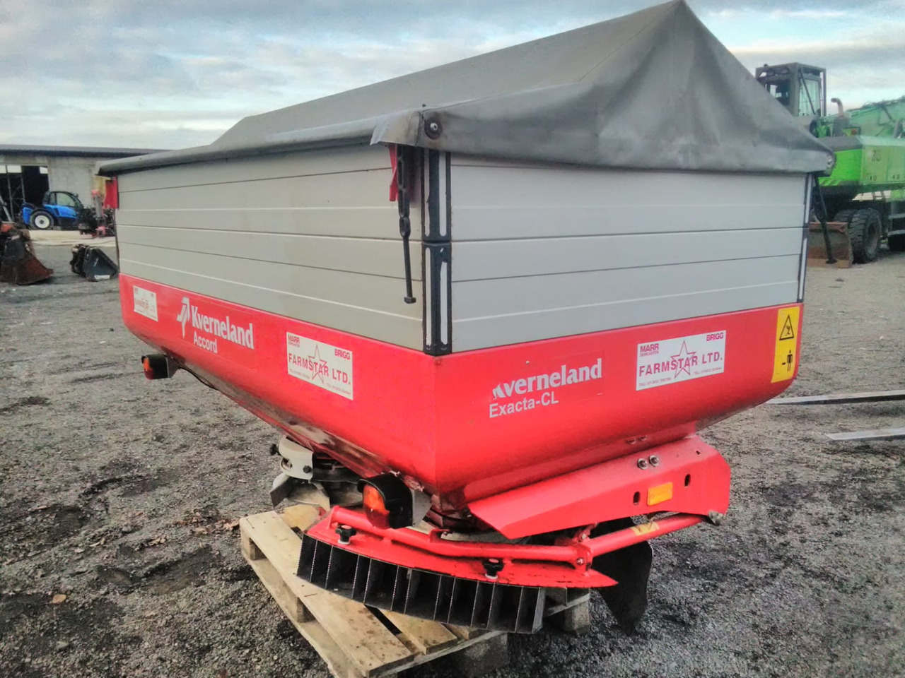 KVERNELAND EXACTA – CL - Esparcidor de fertilizantes: foto 1 KVERNELAND EXACTA – CL - Esparcidor de fertilizantes: foto 1