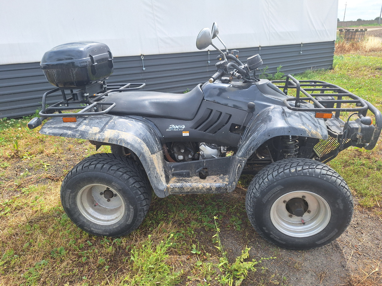 Coche Linhai: foto 1