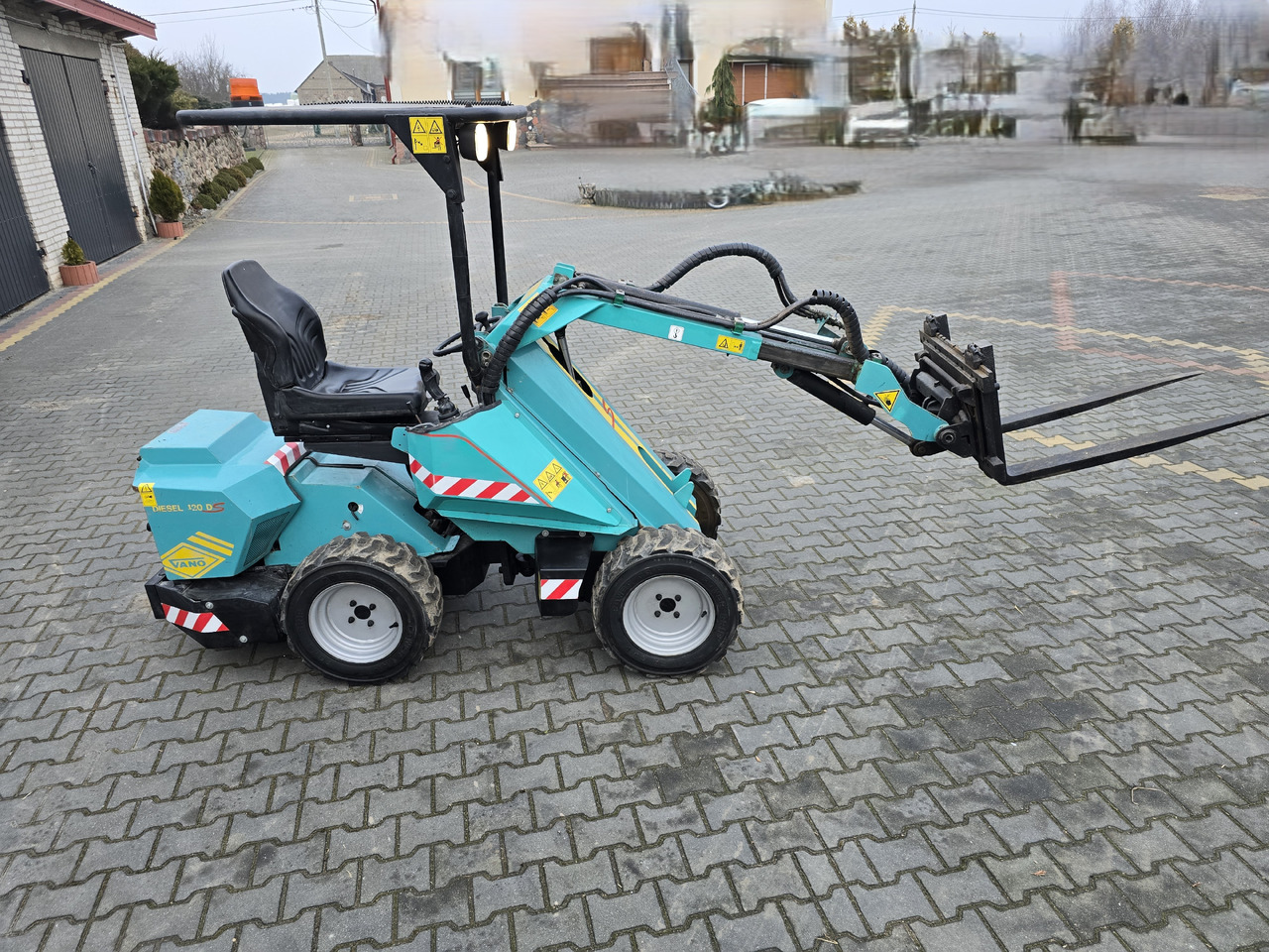VANO DIESEL 120 DS - Minicargadora: foto 5 VANO DIESEL 120 DS - Minicargadora: foto 5