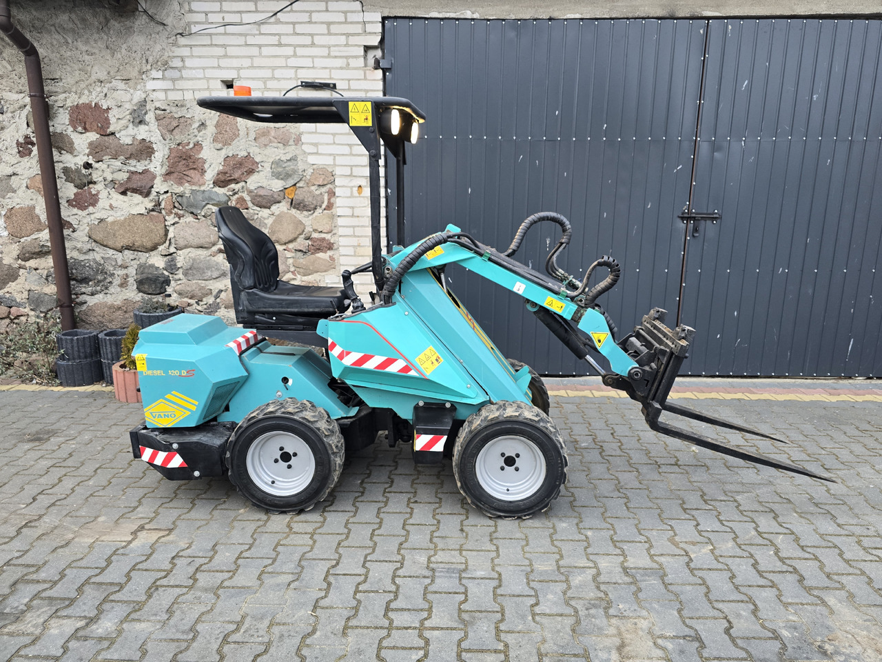VANO DIESEL 120 DS - Minicargadora: foto 1 VANO DIESEL 120 DS - Minicargadora: foto 1