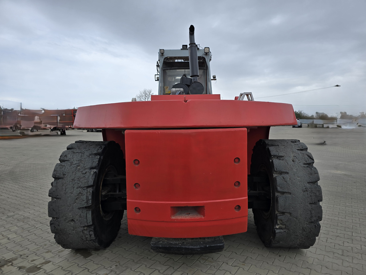 Kalmar KALMAR DCD420-12 - Carretilla para contenedores: foto 4 Kalmar KALMAR DCD420-12 - Carretilla para contenedores: foto 4