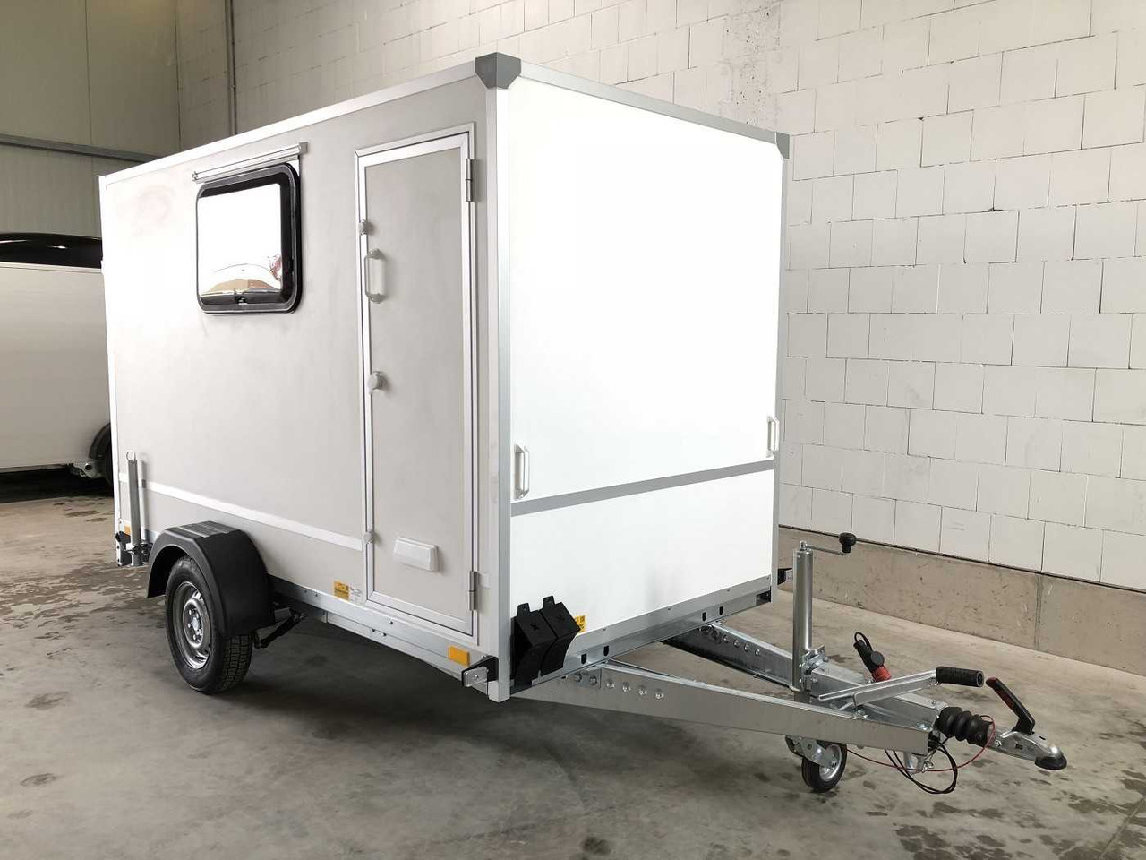BLYSS F1330HD Rampe Tür 2 Fenster Kofferanhänger - Caja cerrada remolque: foto 4 BLYSS F1330HD Rampe Tür 2 Fenster Kofferanhänger - Caja cerrada remolque: foto 4