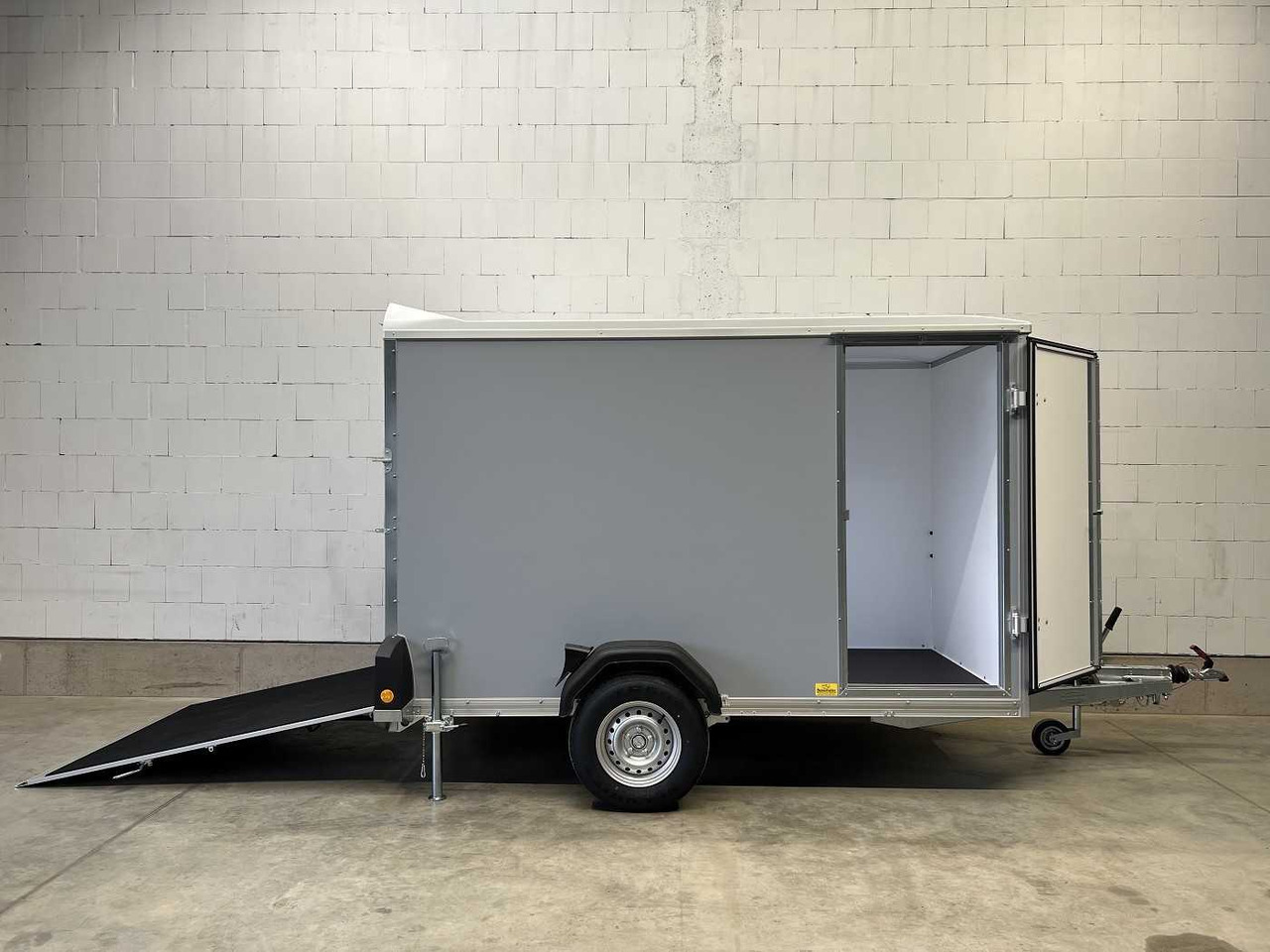 BOECKMANN KT 3015/15 M F Tür TKL Stützen Kofferanhänger - Caja cerrada remolque: foto 1 BOECKMANN KT 3015/15 M F Tür TKL Stützen Kofferanhänger - Caja cerrada remolque: foto 1