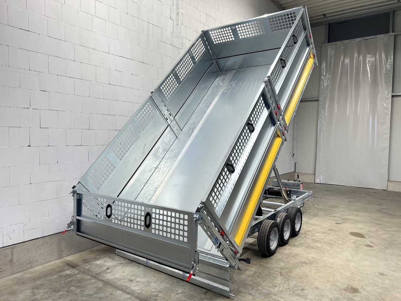 BRIAN_JAMES Cargo Tipper 2 3-Achser Gitter Rückwärtskipper - Volquete remolque: foto 3 BRIAN_JAMES Cargo Tipper 2 3-Achser Gitter Rückwärtskipper - Volquete remolque: foto 3