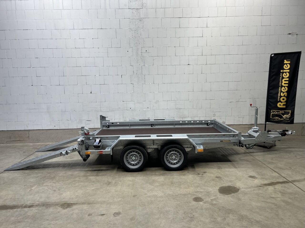 Böckmann BT-ST 3016/35 Maschinentransporter - Remolque plataforma/ Caja abierta: foto 2 Böckmann BT-ST 3016/35 Maschinentransporter - Remolque plataforma/ Caja abierta: foto 2