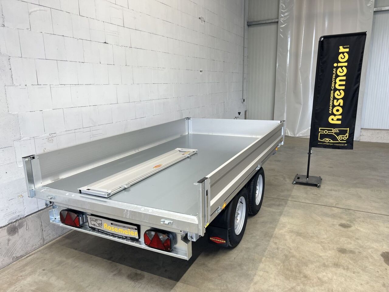Böckmann DK-AL 3016/27 Eco Dreiseitenkipper - Volquete remolque: foto 3 Böckmann DK-AL 3016/27 Eco Dreiseitenkipper - Volquete remolque: foto 3
