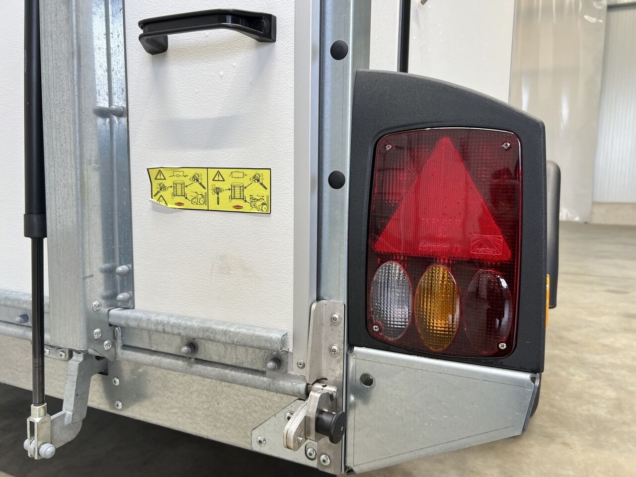 Böckmann KT 3015/20 H F TKL + VKL Kofferanhänger - Caja cerrada remolque: foto 5 Böckmann KT 3015/20 H F TKL + VKL Kofferanhänger - Caja cerrada remolque: foto 5