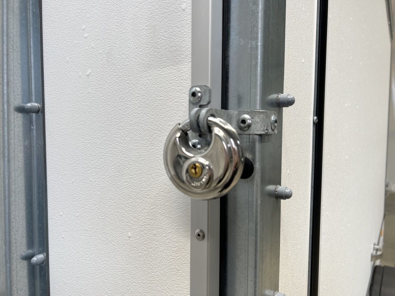 Böckmann KT 3015/20 H F TKL + VKL Kofferanhänger - Caja cerrada remolque: foto 4 Böckmann KT 3015/20 H F TKL + VKL Kofferanhänger - Caja cerrada remolque: foto 4