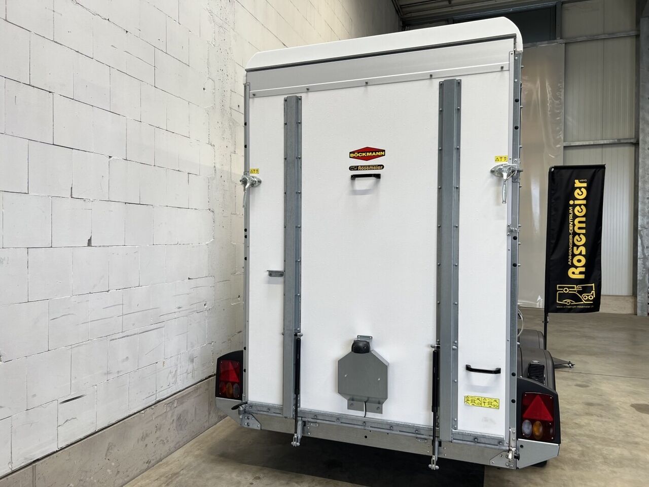 Böckmann KT 3015/20 H F TKL + VKL Kofferanhänger - Caja cerrada remolque: foto 2 Böckmann KT 3015/20 H F TKL + VKL Kofferanhänger - Caja cerrada remolque: foto 2