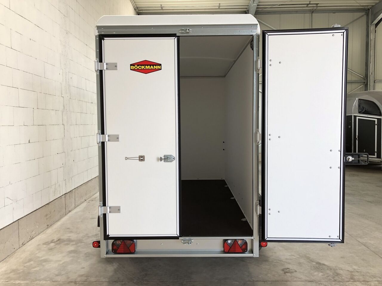 Böckmann KT 3015/27 H Kofferanhänger - Caja cerrada remolque: foto 5 Böckmann KT 3015/27 H Kofferanhänger - Caja cerrada remolque: foto 5