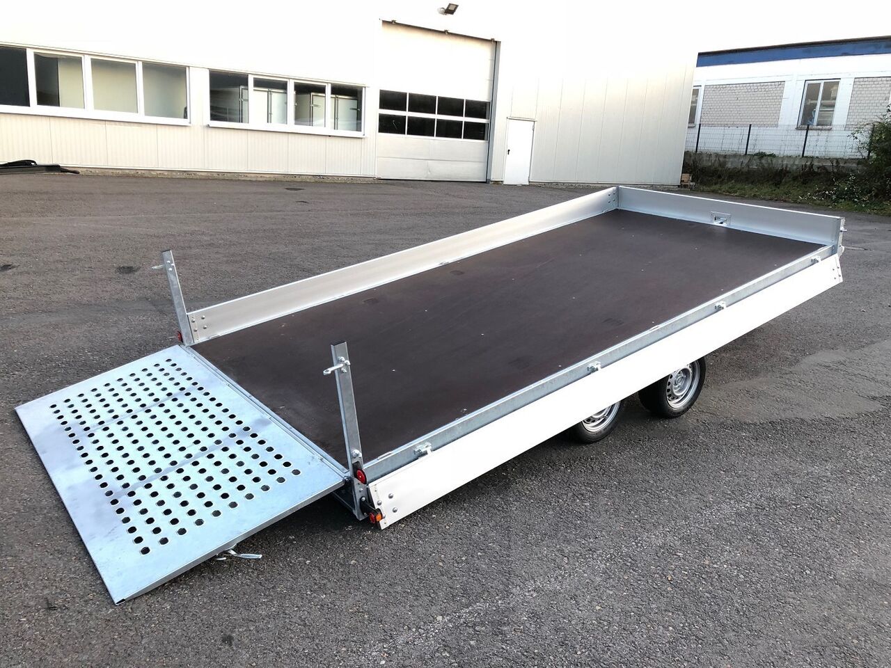 Böckmann MH-AL 4320/35 Maschinentransporter - Remolque plataforma/ Caja abierta: foto 4 Böckmann MH-AL 4320/35 Maschinentransporter - Remolque plataforma/ Caja abierta: foto 4