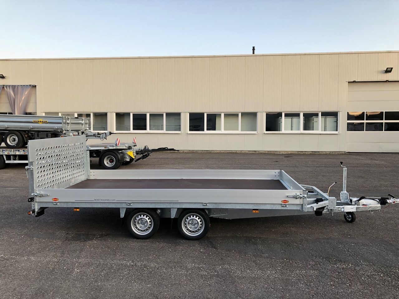 Böckmann MH-AL 4320/35 Maschinentransporter - Remolque plataforma/ Caja abierta: foto 2 Böckmann MH-AL 4320/35 Maschinentransporter - Remolque plataforma/ Caja abierta: foto 2