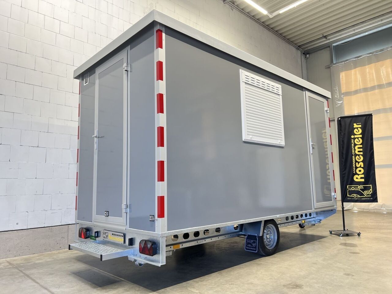Brouwer Group SM-400 8 Pers+Stauraum Bauwagen - Remolque porta maquinaria: foto 5 Brouwer Group SM-400 8 Pers+Stauraum Bauwagen - Remolque porta maquinaria: foto 5