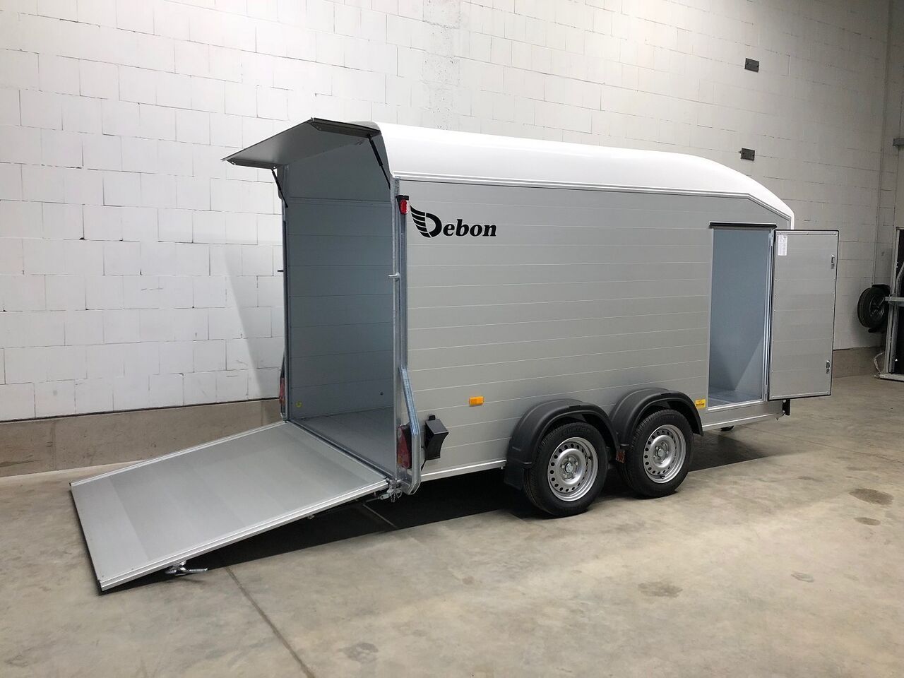 Cheval Liberte Debon C700 Roadster Kofferanhänger - Caja cerrada remolque: foto 4 Cheval Liberte Debon C700 Roadster Kofferanhänger - Caja cerrada remolque: foto 4
