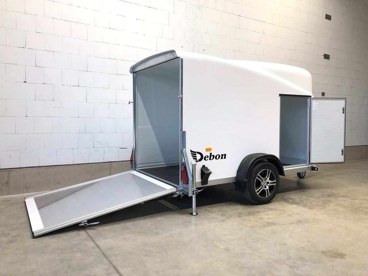 Cheval Liberte Debon Cargo 1300.02+Tür Alu-Felgen Kofferanhänger - Caja cerrada remolque: foto 3 Cheval Liberte Debon Cargo 1300.02+Tür Alu-Felgen Kofferanhänger - Caja cerrada remolque: foto 3